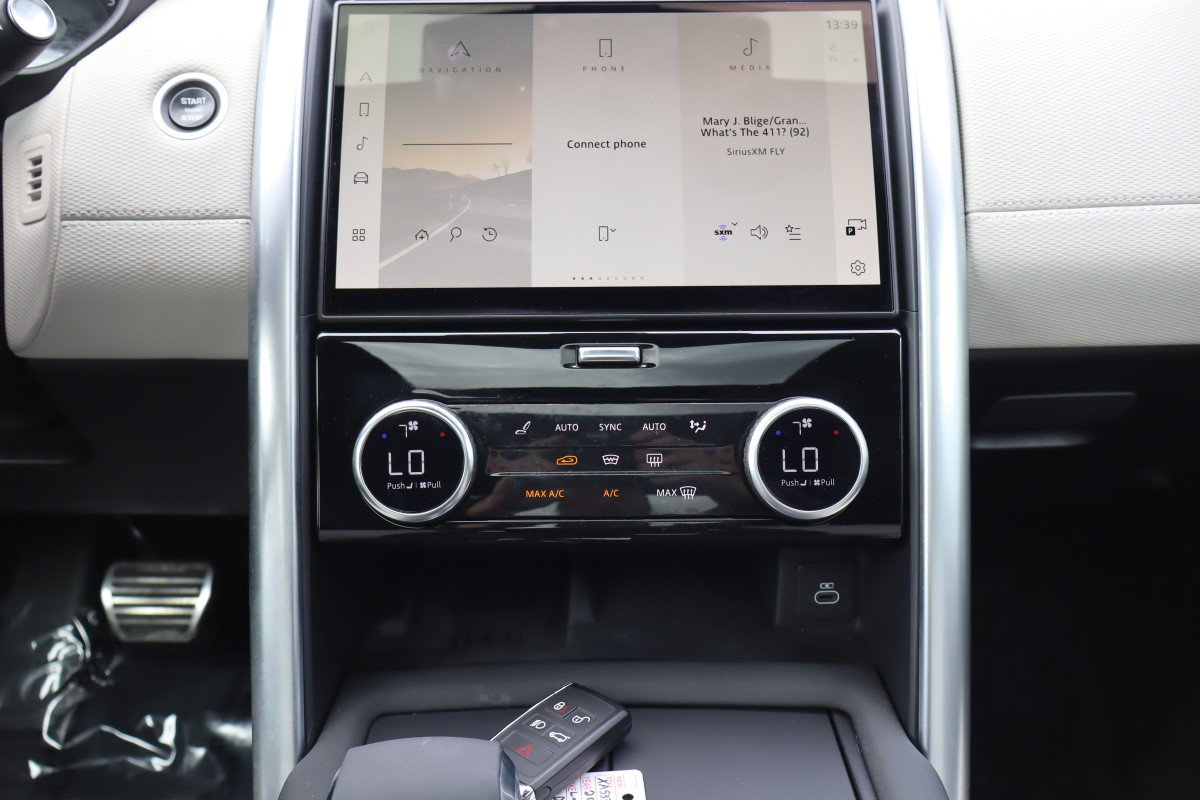 Used 2023 Land Rover Discovery S R-Dynamic AWD/4WD image 12