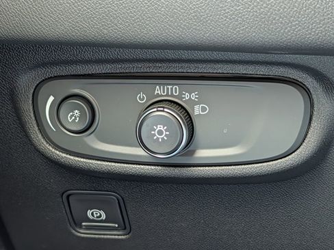 Used 2023 GMC Terrain SLE w/ Driver Convenience Package AWD/4WD image 36