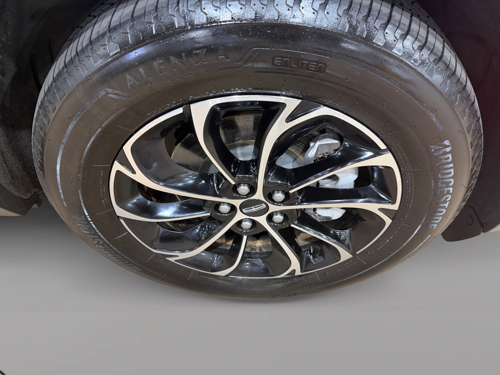 Used 2024 Lincoln Nautilus Premier AWD/4WD image 6