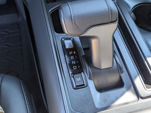 New 2025 Ford F150 Lariat w/ Equipment Group 502A High image 27