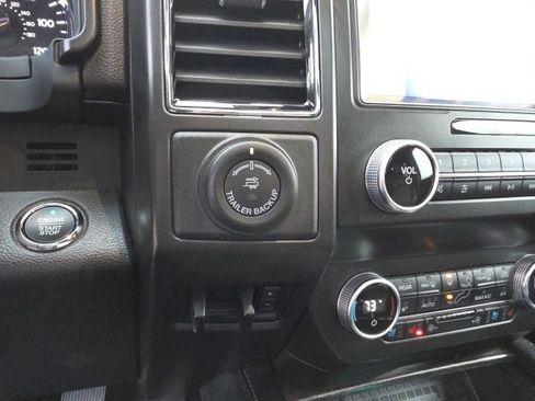 Used 2021 Ford Expedition Limited image 34