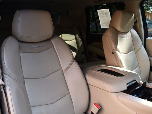 Used 2016 Cadillac Escalade Premium image 24