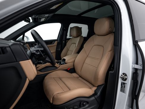 New 2026 Porsche Cayenne image 5