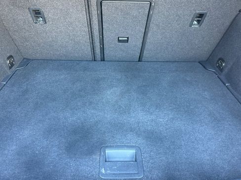 Used 2016 Volkswagen e-Golf SE w/ DC Fast Charging Package image 31