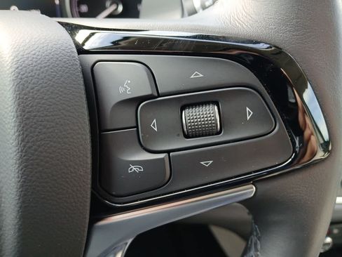 Used 2023 Buick Enclave Essence FWD image 24