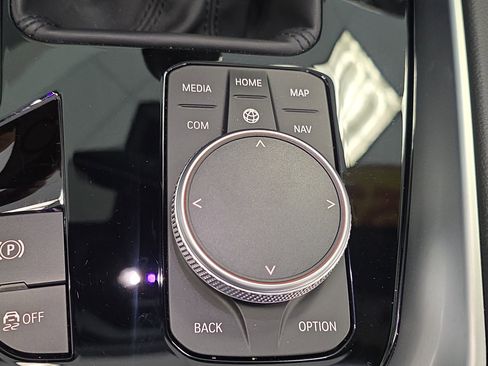 Used 2025 BMW Z4 M40i w/ Premium Package image 25