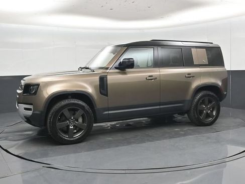 Used 2020 Land Rover Defender 110 SE AWD/4WD image 2