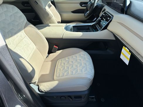 New 2026 Nissan Armada Platinum Reserve image 13