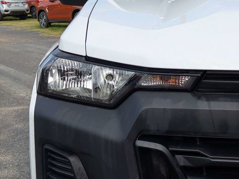 Used 2024 Chevrolet Colorado W/T RWD image 10