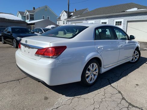 Used 2011 Toyota Avalon image 5