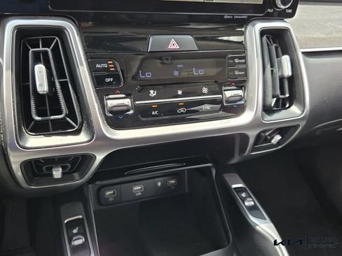 Certified 2022 Kia Sorento X-Line EX AWD/4WD image 27
