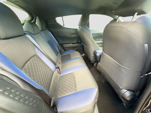 Used 2021 Toyota C-HR XLE image 27