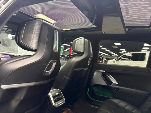 Used 2025 BMW 740i w/ Premium Package image 52