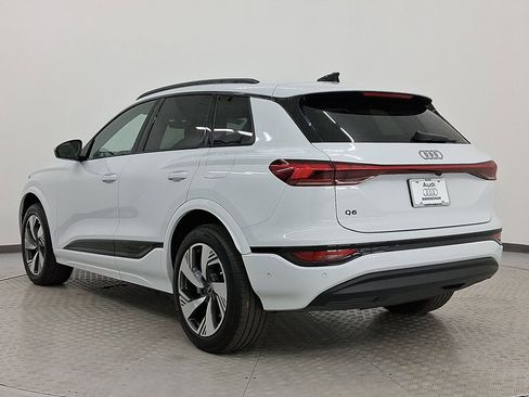 Used 2025 Audi Q6 e-tron Premium Plus image 3