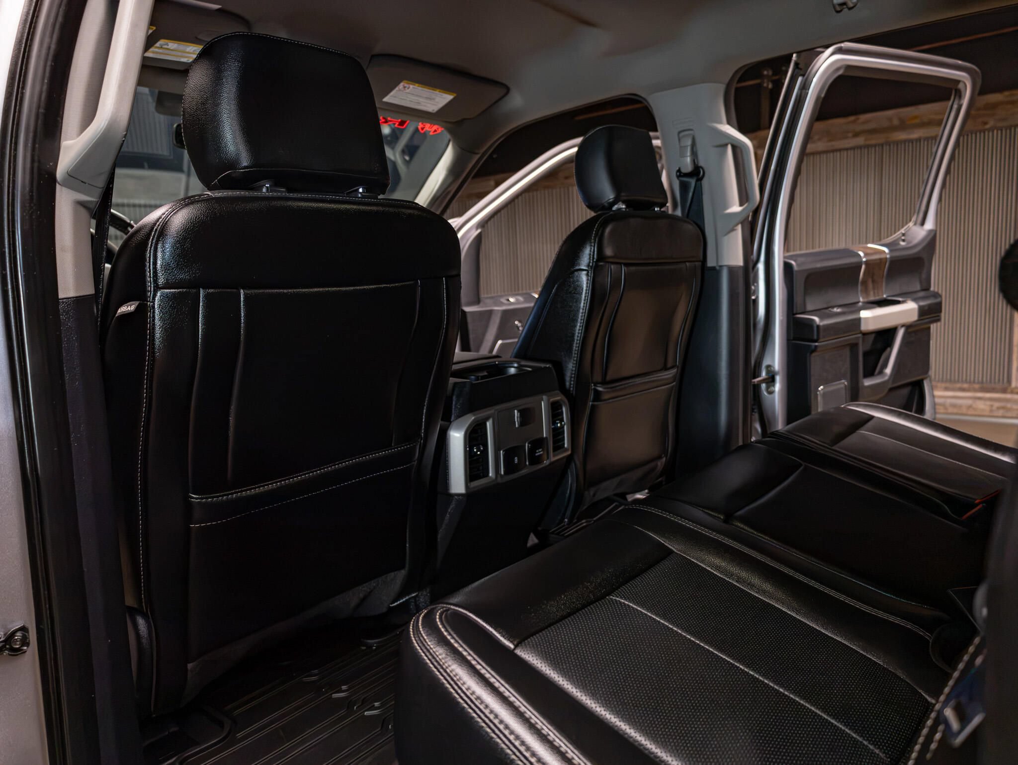 Used 2020 Ford F350 Lariat AWD/4WD image 22