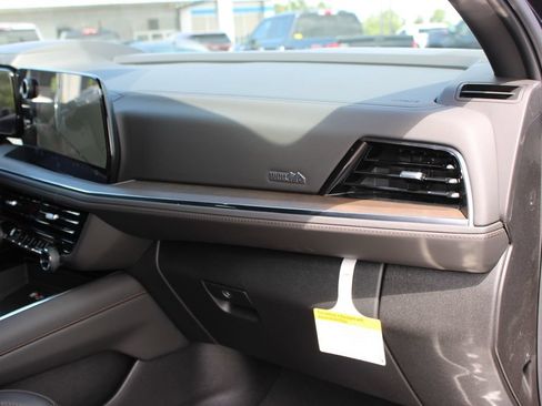 New 2026 Chevrolet Tahoe High Country AWD/4WD image 36