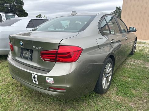 Used 2016 BMW 320i xDrive Sedan AWD/4WD image 4