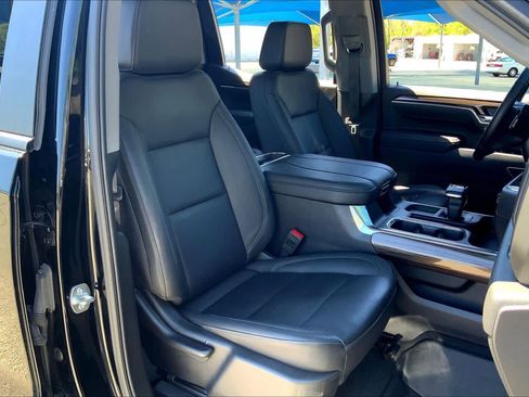 Used 2025 Chevrolet Silverado 1500 LT Trail Boss w/ Dark Appearance Package image 9