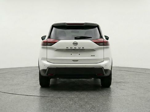 Used 2025 Nissan Rogue SV image 7