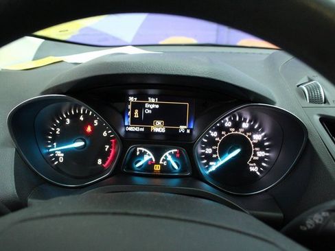 Used 2017 Ford Escape SE w/ Equipment Group 201A image 19