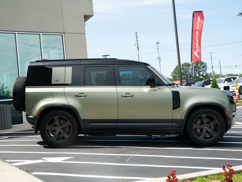Used 2020 Land Rover Defender 110 SE AWD/4WD image 11