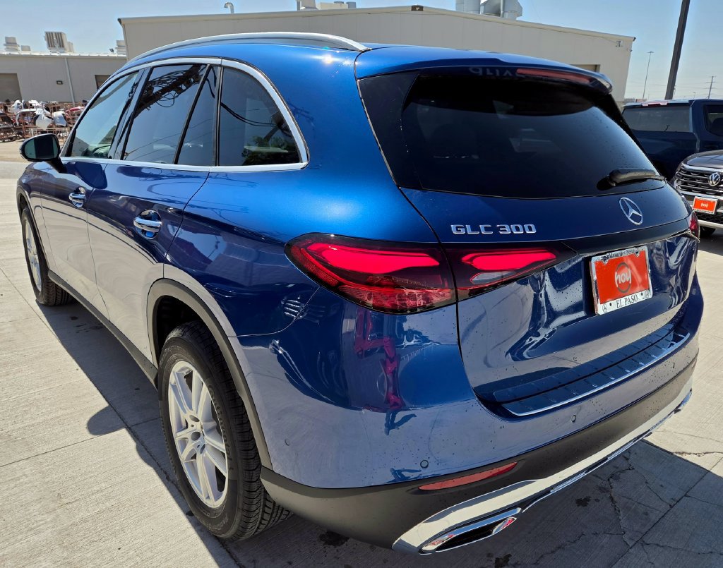 Used 2026 Mercedes-Benz GLC 300 image 7