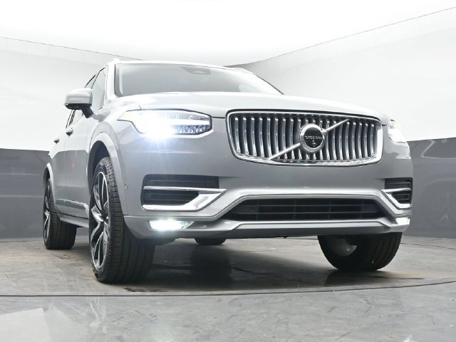 Used 2025 Volvo XC90 B6 Plus AWD/4WD image 38
