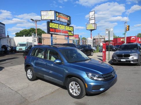 Used 2017 Volkswagen Tiguan S AWD/4WD image 3