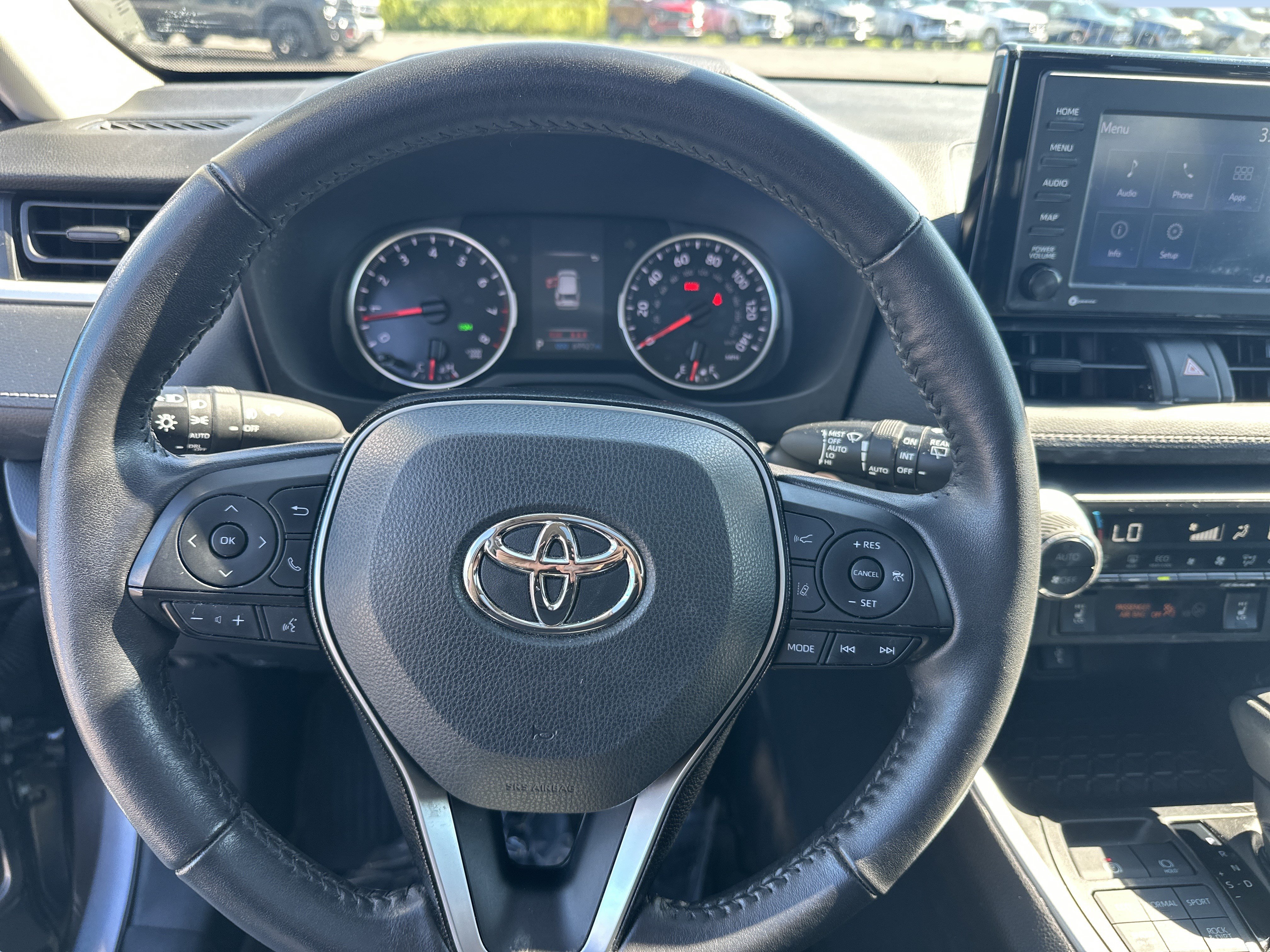Used 2021 Toyota RAV4 XLE w/ Convenience Package AWD/4WD image 17