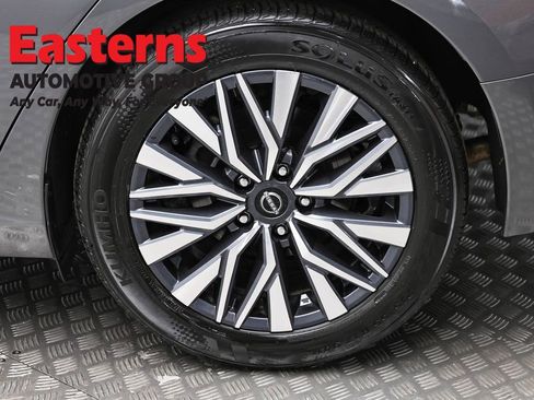 Used 2025 Nissan Altima 2.5 SV image 8