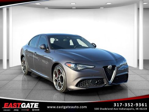 Used 2022 Alfa Romeo Giulia Ti AWD/4WD image 1