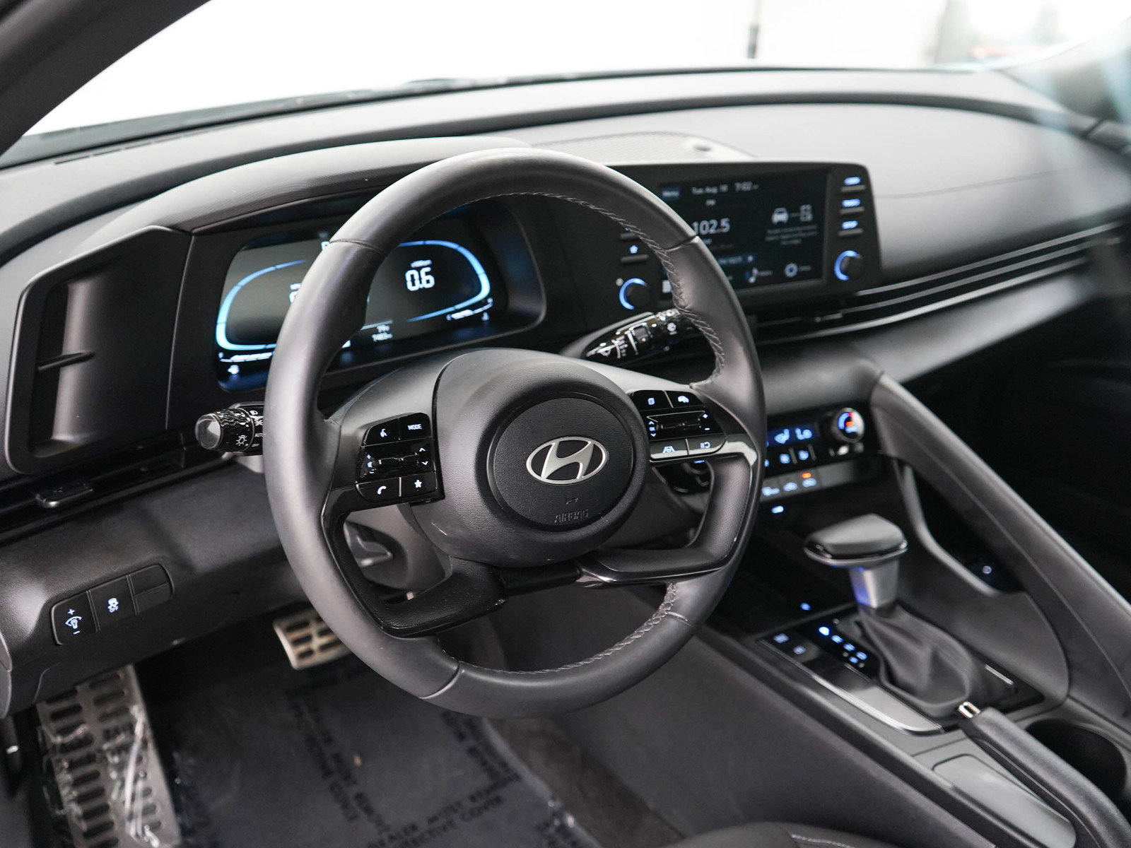 Certified 2025 Hyundai Elantra Sport FWD image 18