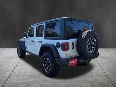 Used 2025 Jeep Wrangler Unlimited Rubicon AWD/4WD image 6