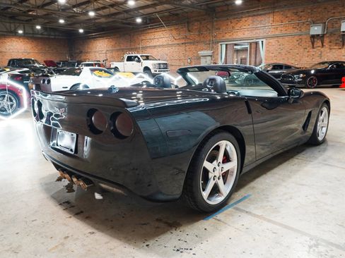 Used 2005 Chevrolet Corvette Convertible w/ Preferred Equipment Group RWD image 39