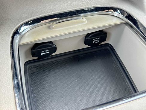 Used 2019 Dodge Grand Caravan SXT w/ Rear Park Assist Package FWD image 32
