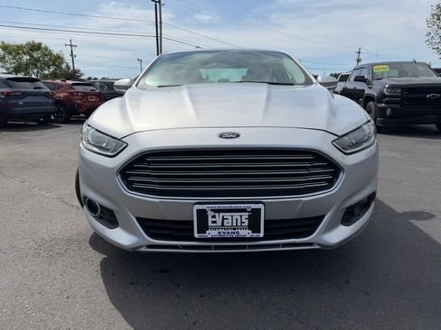 Used 2016 Ford Fusion SE w/ Equipment Group 202A AWD/4WD image 2