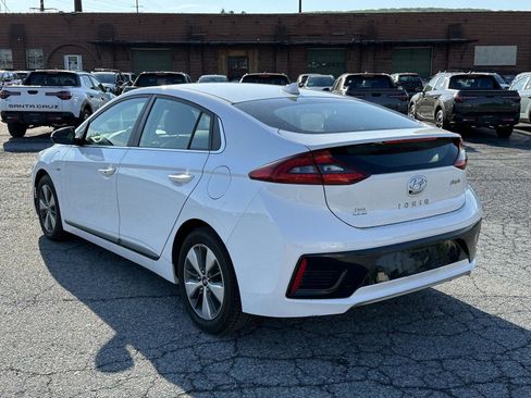 Used 2019 Hyundai Ioniq Limited FWD image 6