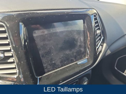 Used 2018 Jeep Compass Limited w/ Navigation Group AWD/4WD image 12