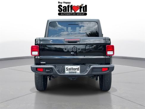 Used 2025 Jeep Gladiator Sport image 6