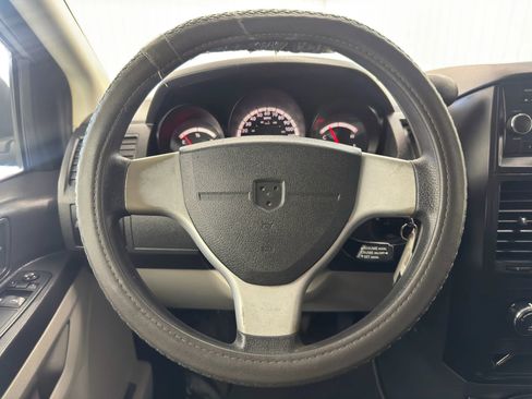 Used 2009 Dodge Grand Caravan SE image 19