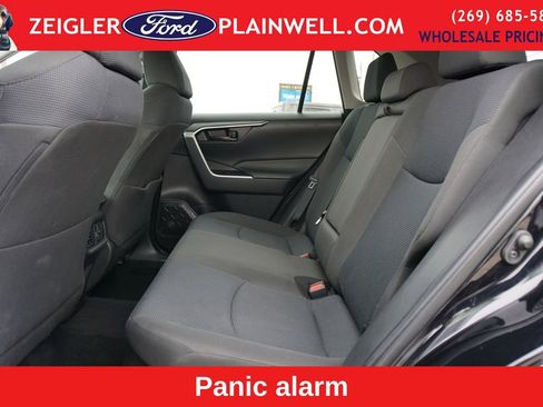 Used 2022 Toyota RAV4 LE image 11