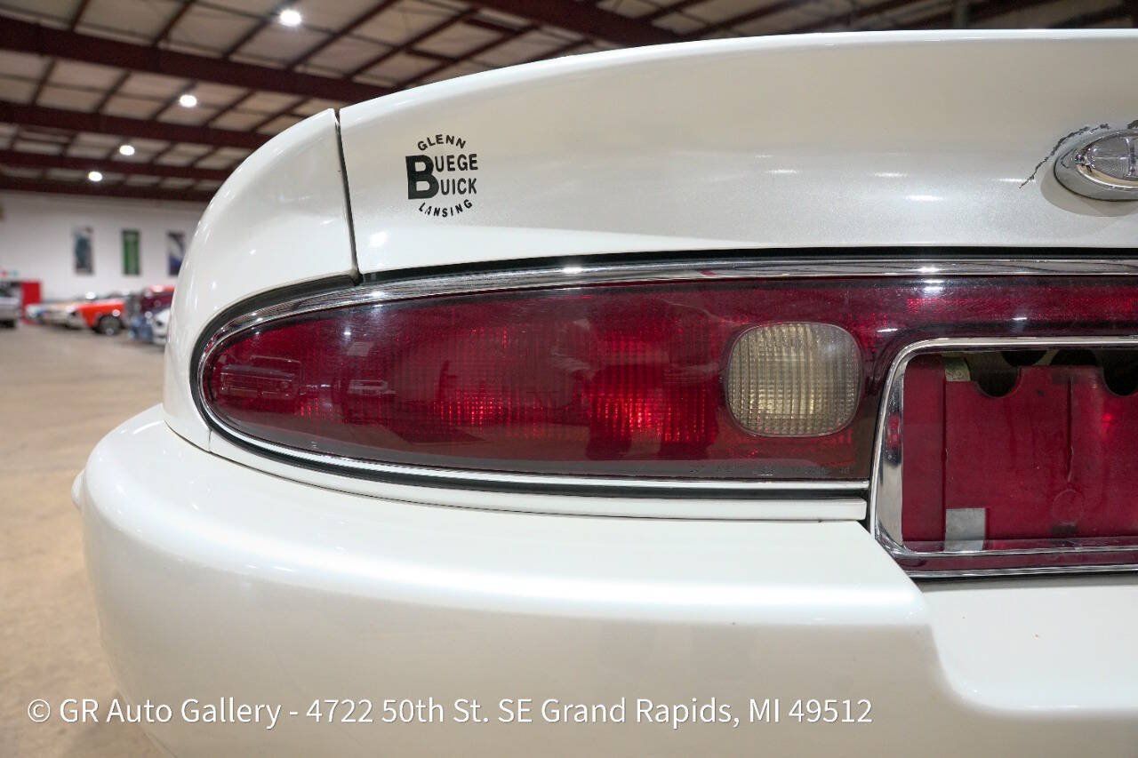 Used 1998 Buick Riviera Supercharged Coupe FWD image 40