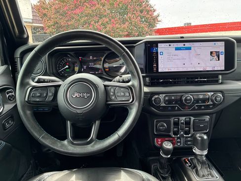 Used 2024 Jeep Wrangler Unlimited Rubicon 4xe AWD/4WD image 14