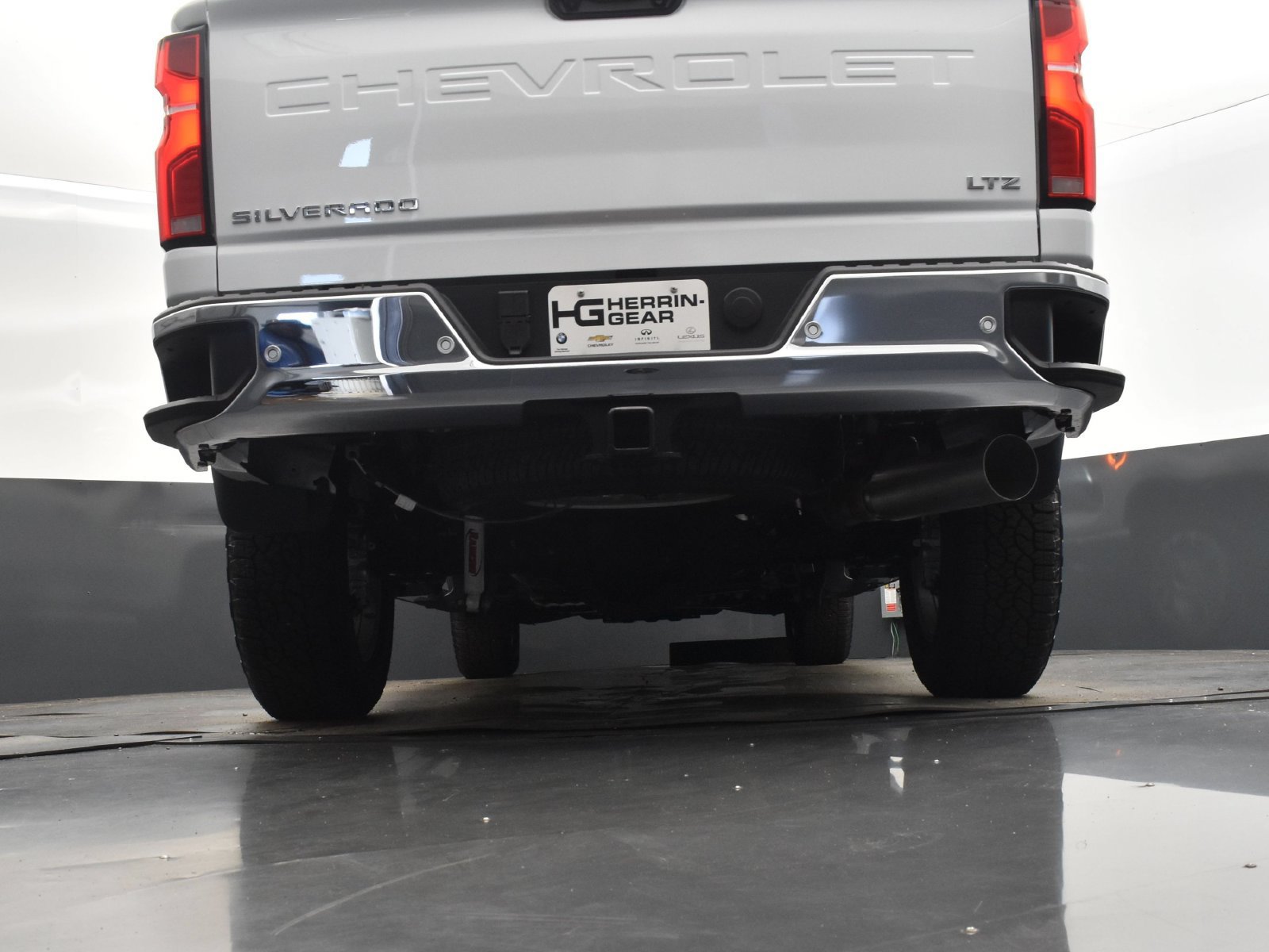 Used 2025 Chevrolet Silverado 2500 LTZ w/ LTZ Convenience Package AWD/4WD image 45