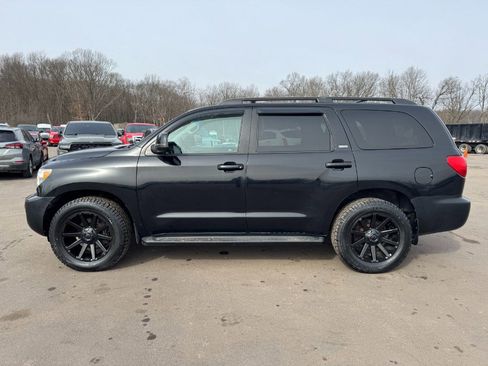 Used 2008 Toyota Sequoia SR5 image 2