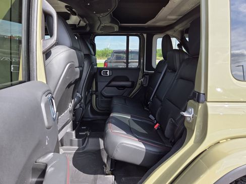 New 2026 Jeep Wrangler Unlimited Rubicon AWD/4WD image 17