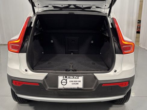 Certified 2025 Volvo XC40 B5 Plus image 27