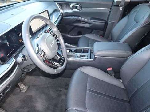 Used 2025 Kia Sorento S image 16