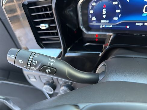 Used 2024 Chevrolet Silverado 1500 LT image 16