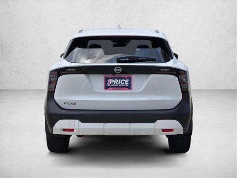 Used 2025 Nissan Kicks SV FWD image 7